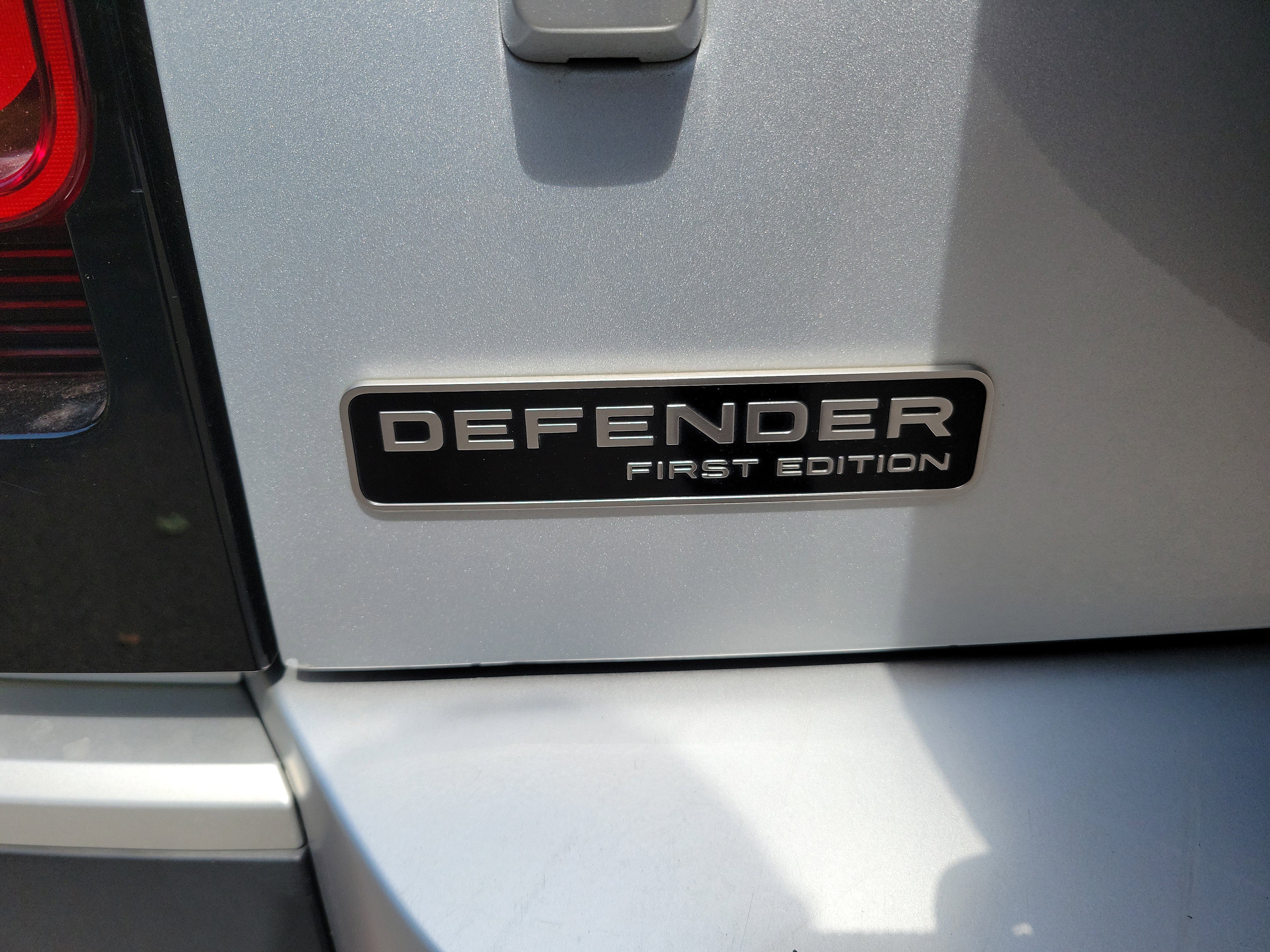 Used 2020 Land Rover Defender 110 First Edition image 31