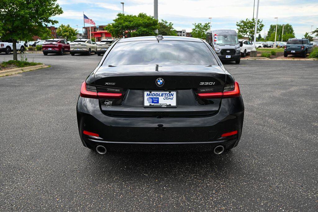 Used 2023 BMW 330i xDrive Sedan w/ Premium Package AWD/4WD image 6