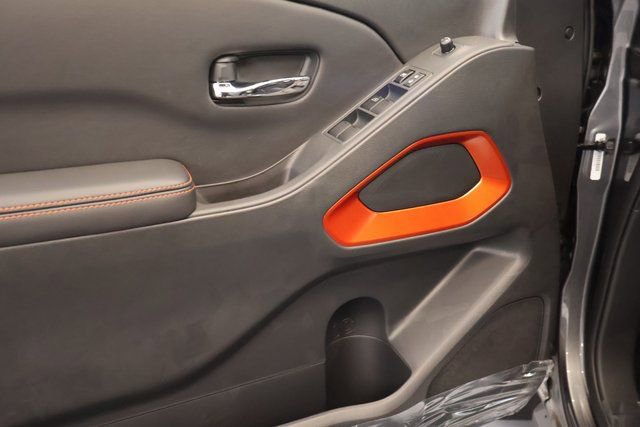 New 2025 Nissan Frontier PRO-4X image 9