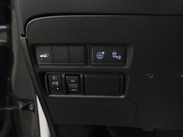 Used 2017 Nissan Armada Platinum w/ Captain Seat Package AWD/4WD image 17