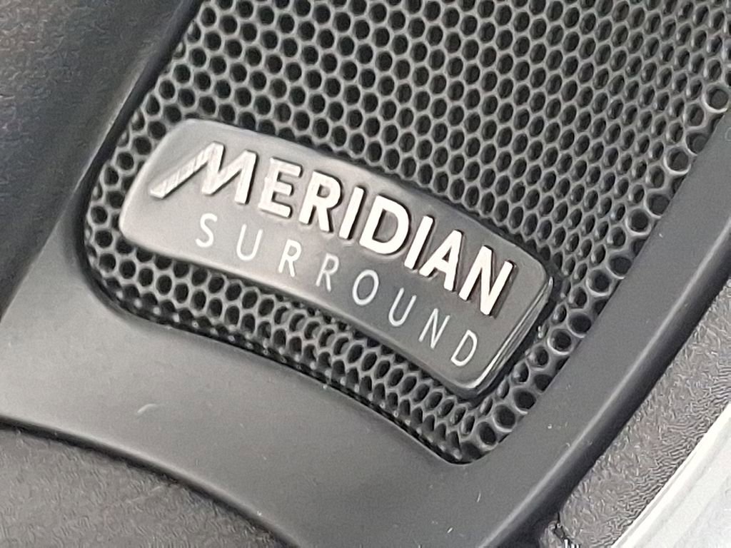 Used 2018 Land Rover Discovery Sport HSE image 17
