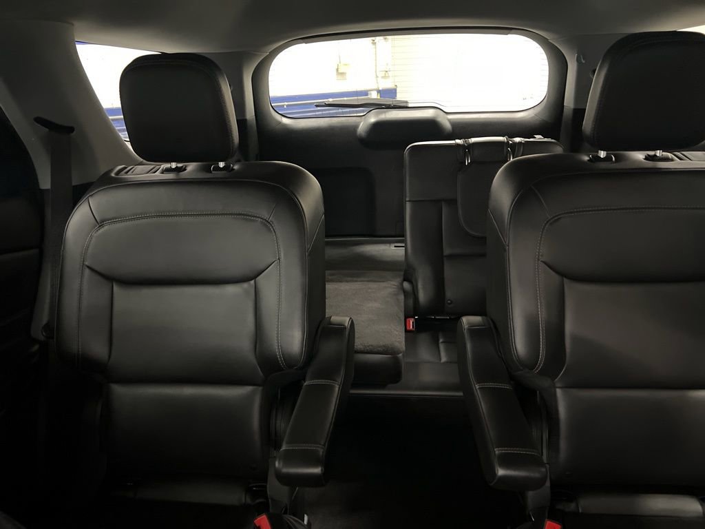 Used 2022 Ford Explorer XLT w/ Equipment Group 202A image 15