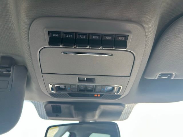 New 2026 Ford F250 Lariat w/ Black Appearance Package image 21