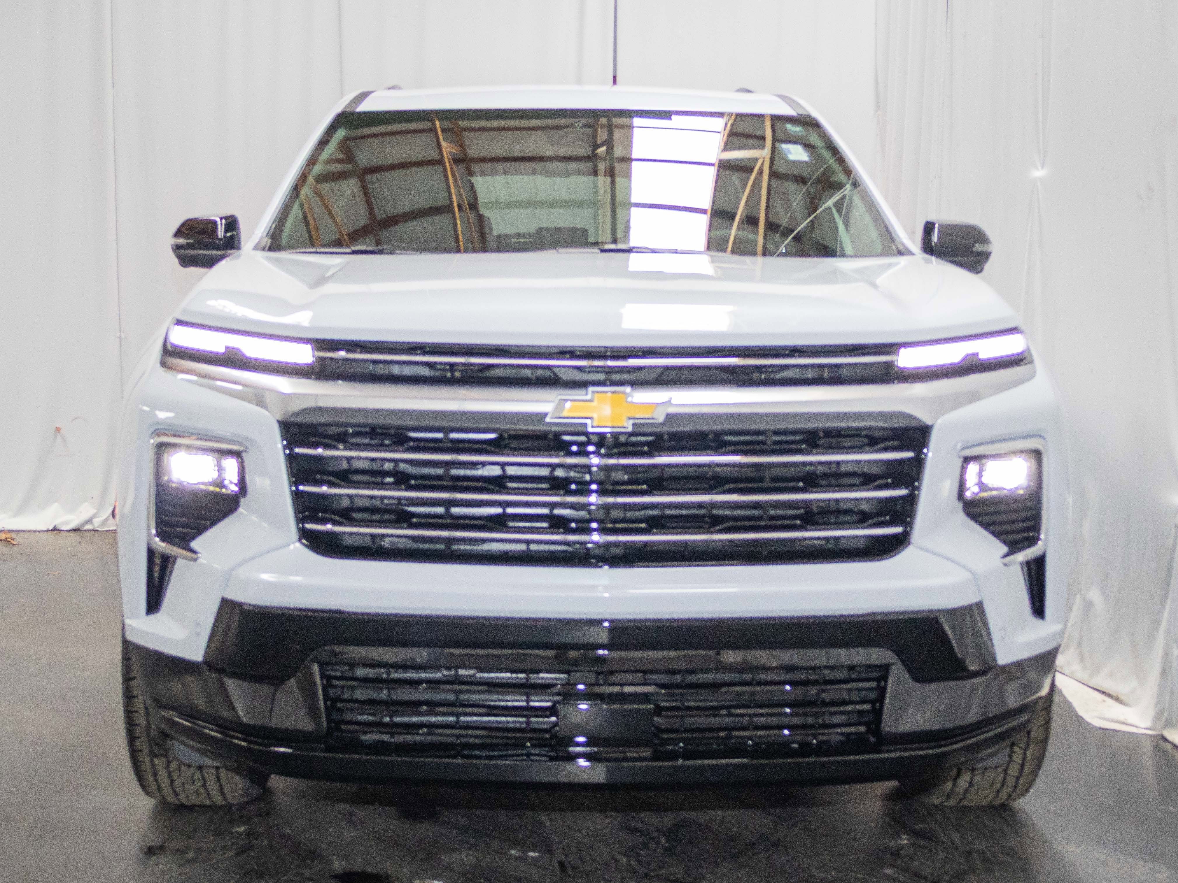 New 2026 Chevrolet Traverse High Country FWD image 2