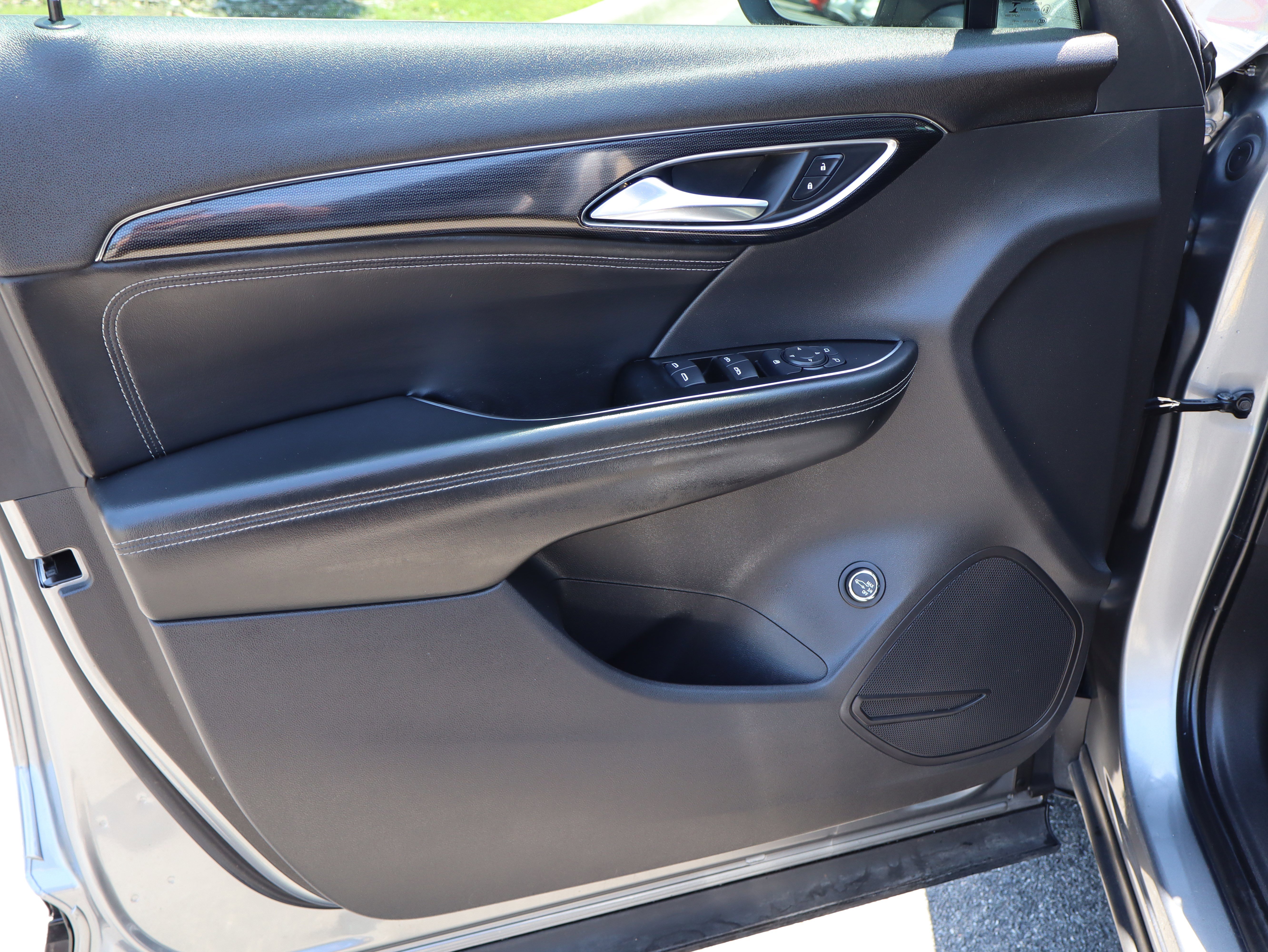 Used 2021 Buick Envision Preferred FWD image 19