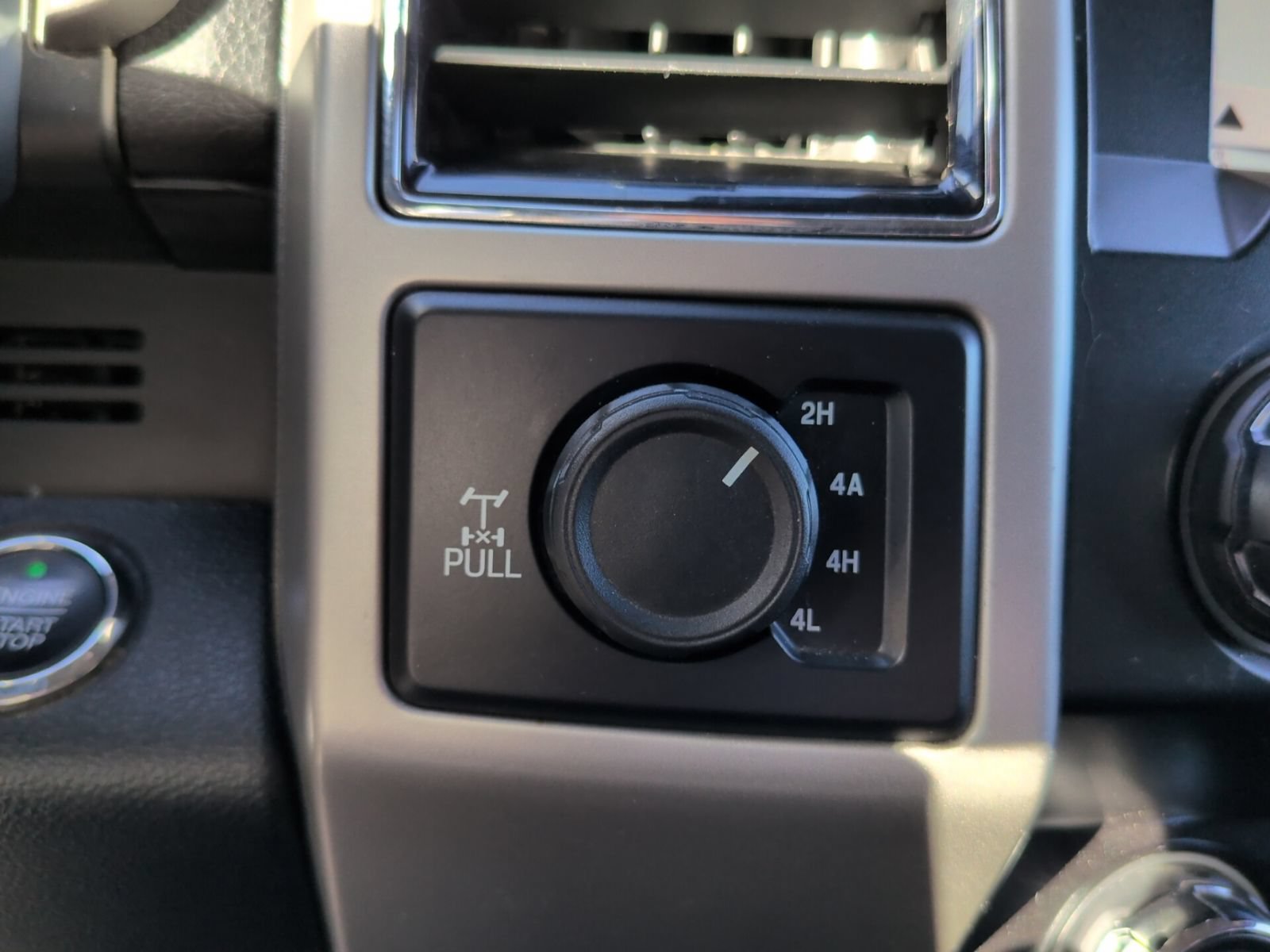 Used 2019 Ford F150 Lariat AWD/4WD image 24