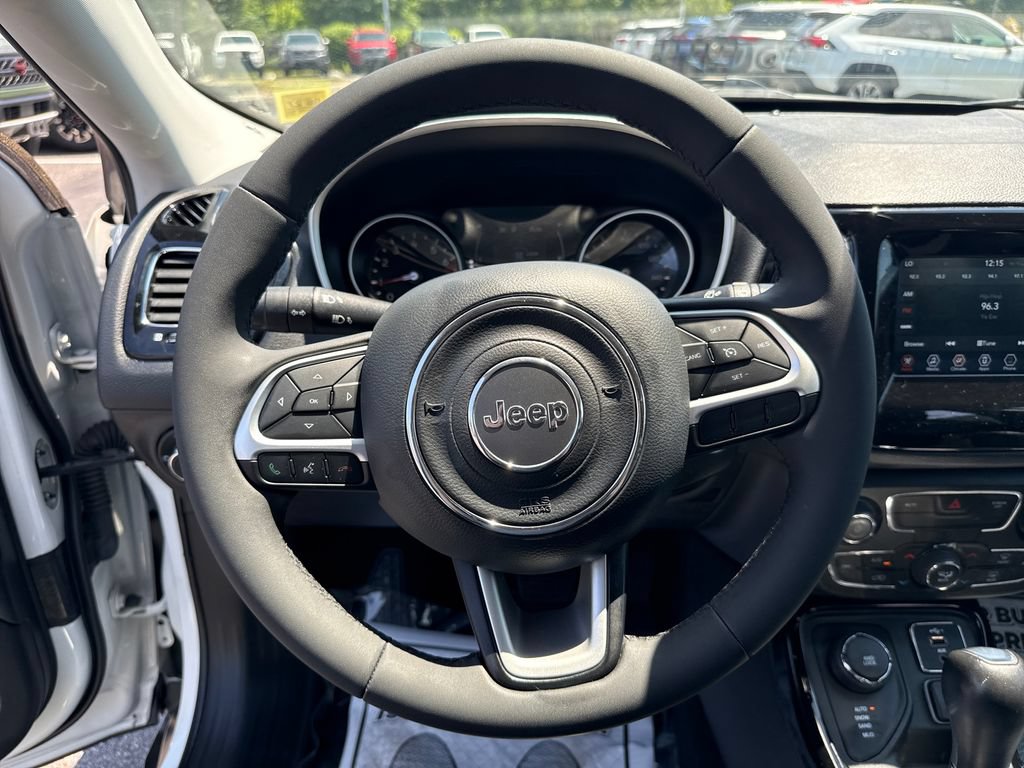 Used 2021 Jeep Compass Latitude AWD/4WD image 36