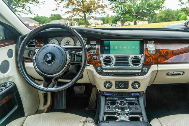 Used 2015 Rolls-Royce Ghost image 49