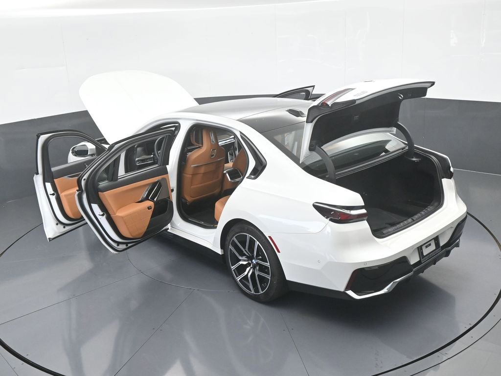 Used 2025 BMW 740i xDrive image 67