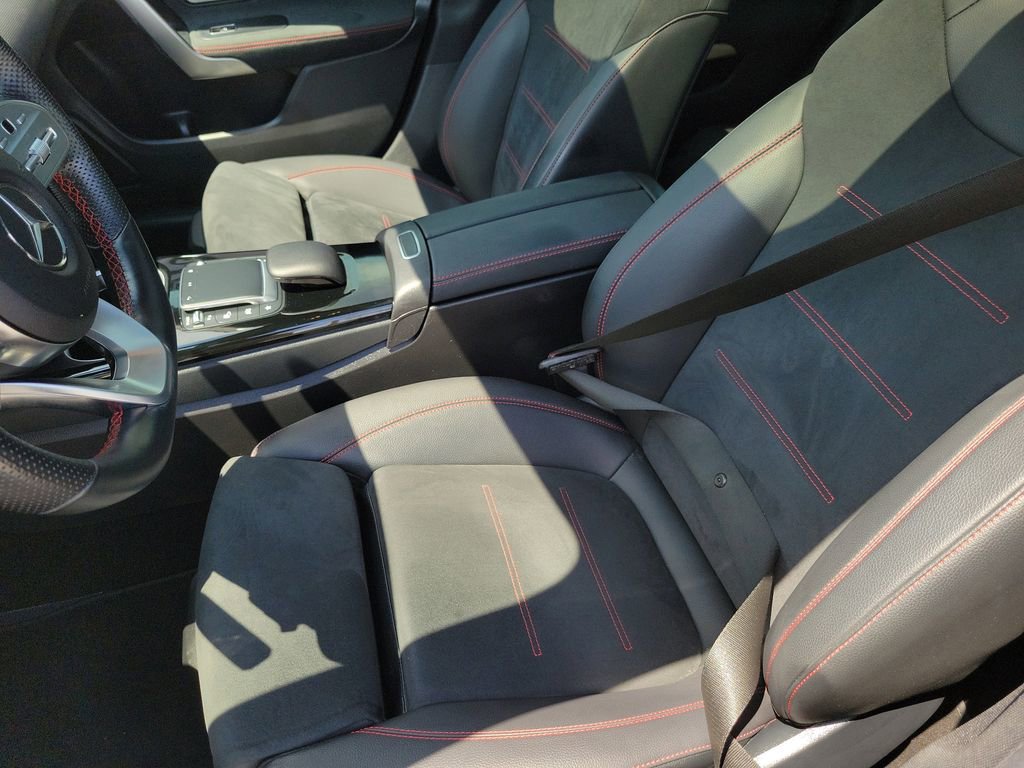 Used 2023 Mercedes-Benz CLA 250 image 17