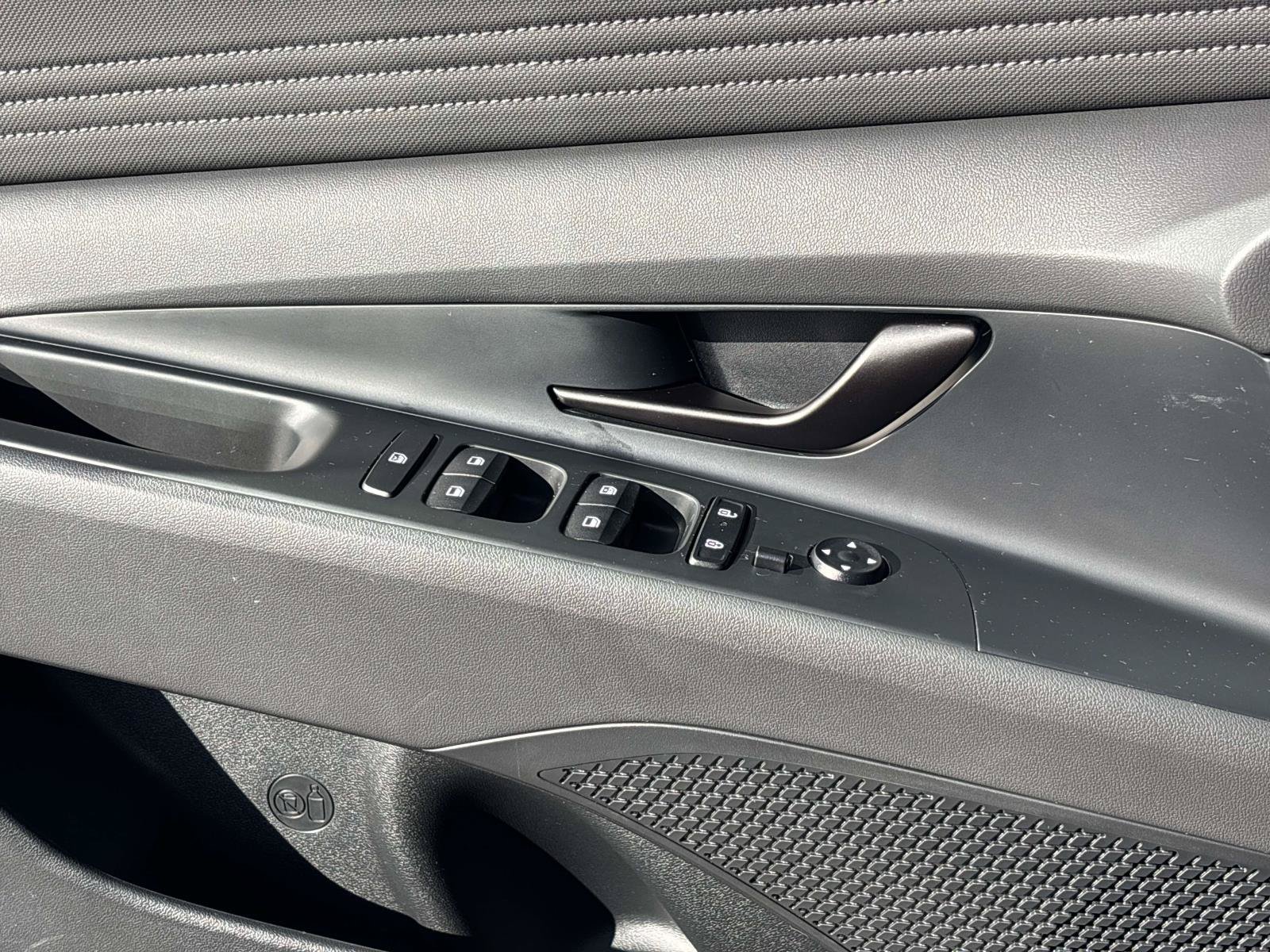 Used 2026 Hyundai Elantra SEL FWD image 19