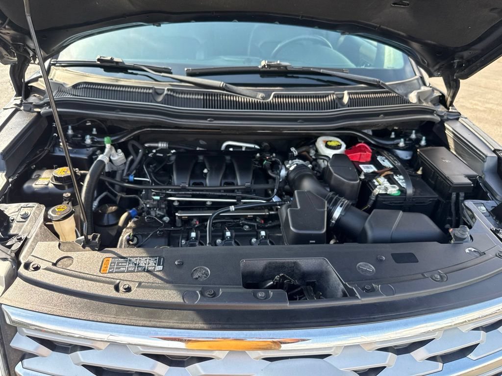 Used 2019 Ford Explorer XLT w/ Equipment Group 202A AWD/4WD image 60