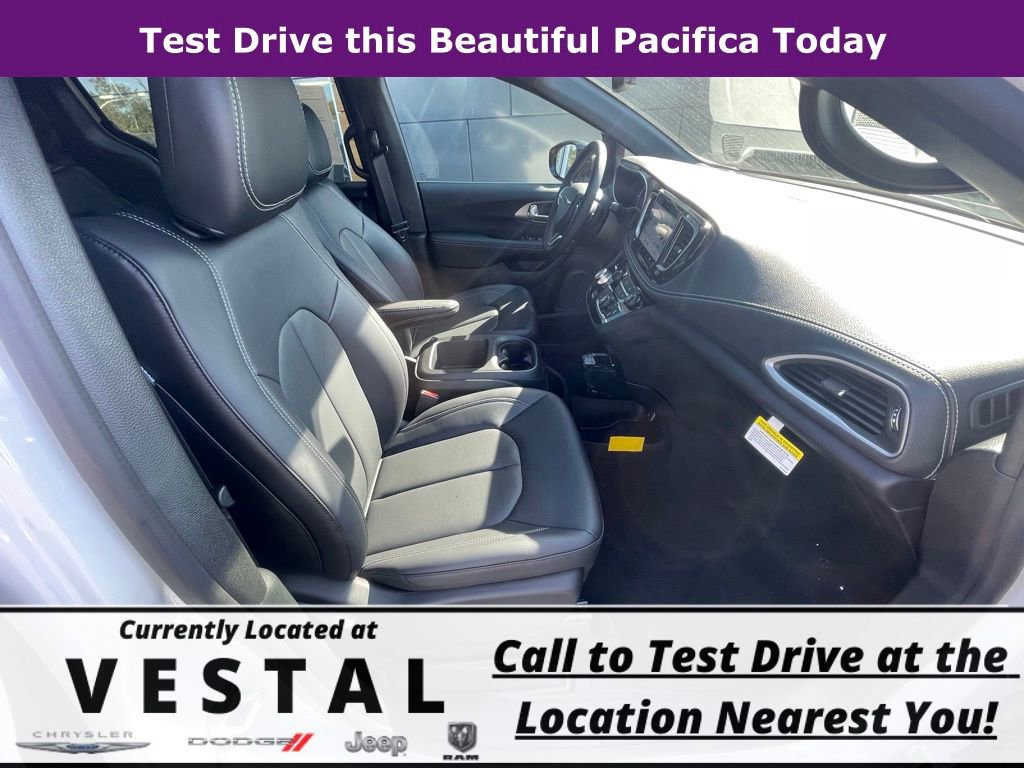 New 2026 Chrysler Pacifica Select image 15