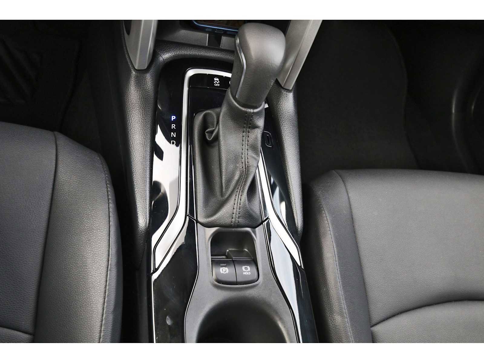 Used 2024 Toyota Corolla Cross XLE w/ Convenience Package image 24