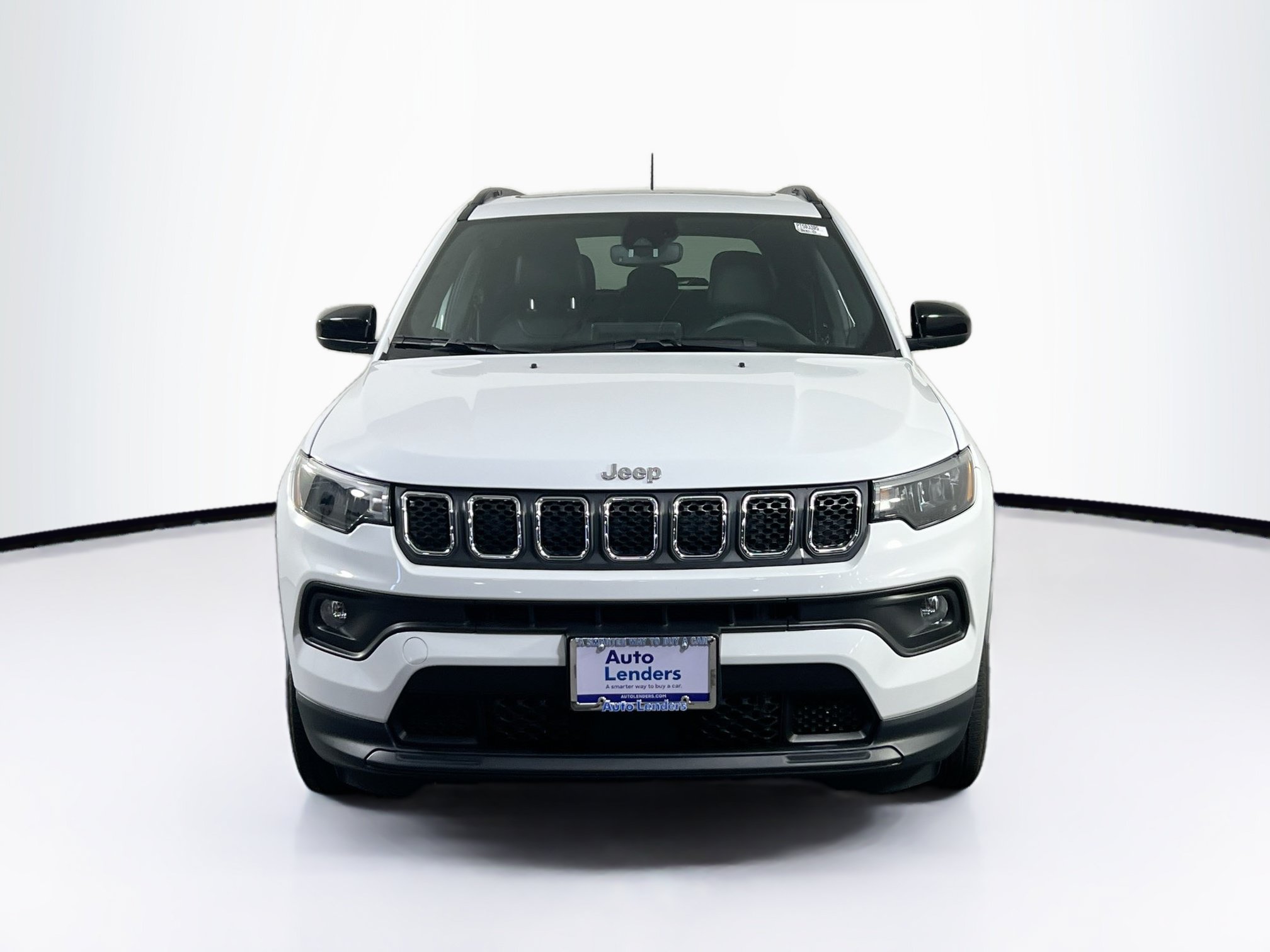 Used 2023 Jeep Compass Latitude w/ Sun and Sound Group AWD/4WD image 2