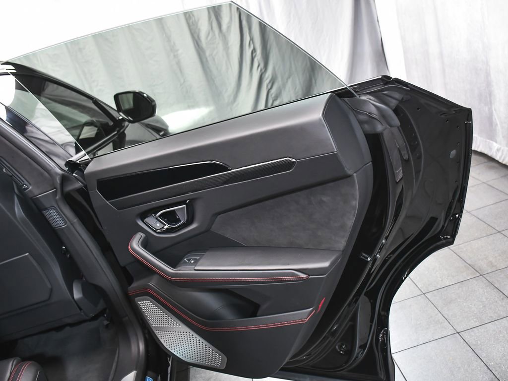 Used 2020 Lamborghini Urus image 16