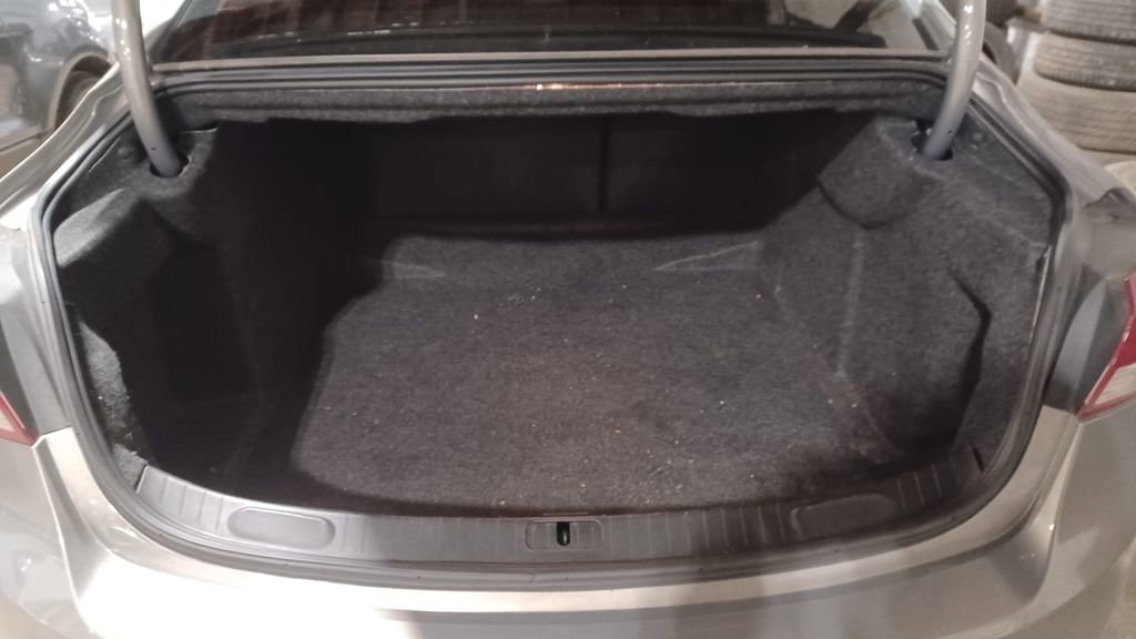 Used 2018 Chevrolet Impala LT image 8