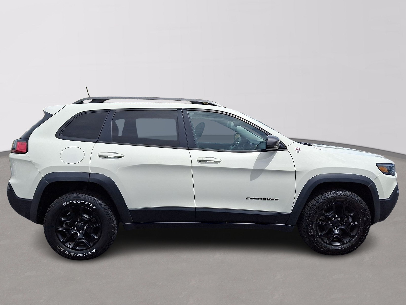 Used 2019 Jeep Cherokee Trailhawk AWD/4WD image 7