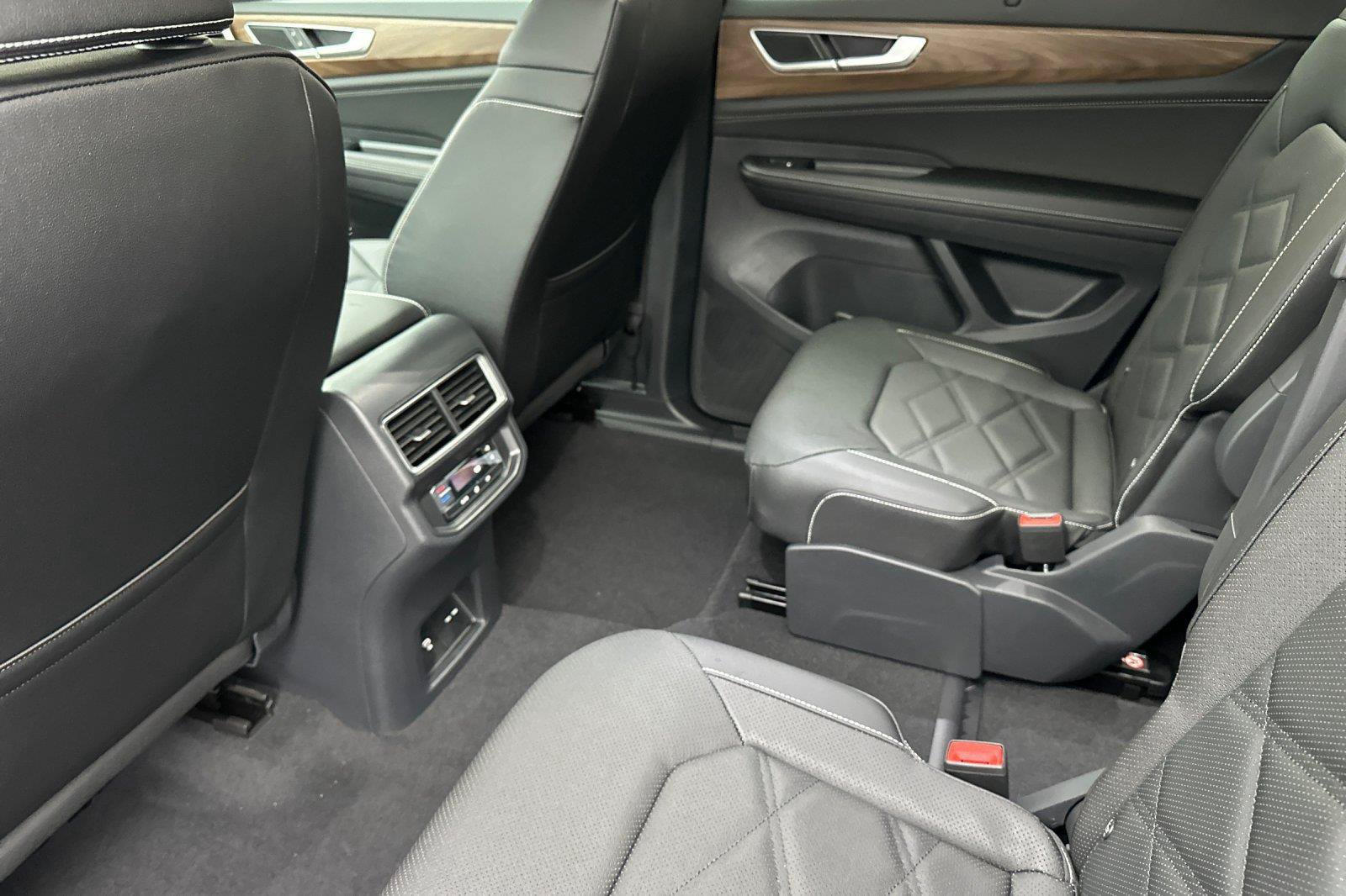 New 2026 Volkswagen Atlas SE FWD image 11