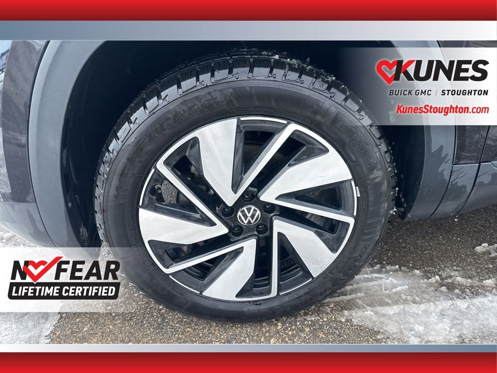 Used 2025 Volkswagen Atlas SE image 16