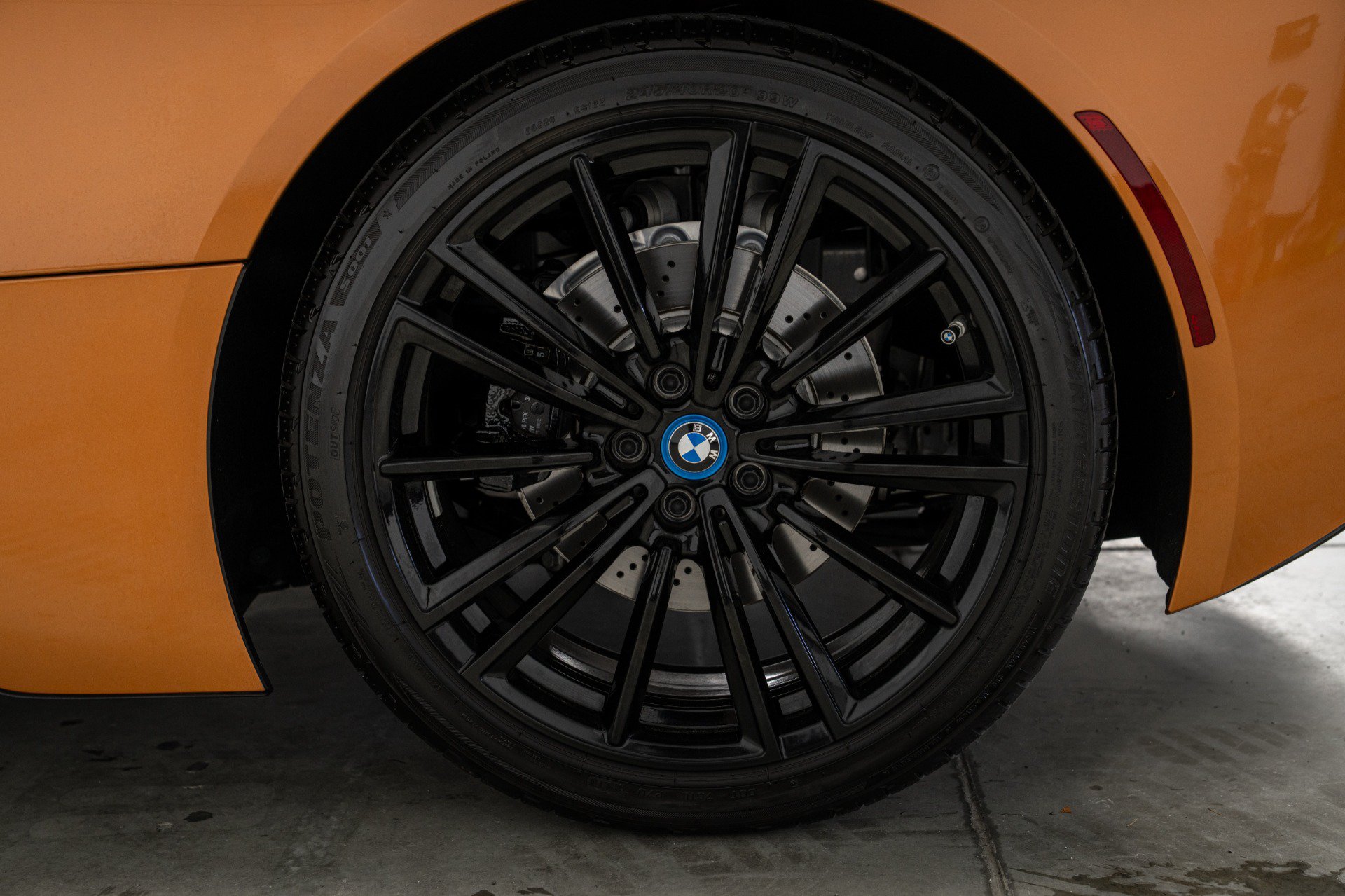 Used 2019 BMW i8 Roadster AWD/4WD image 10