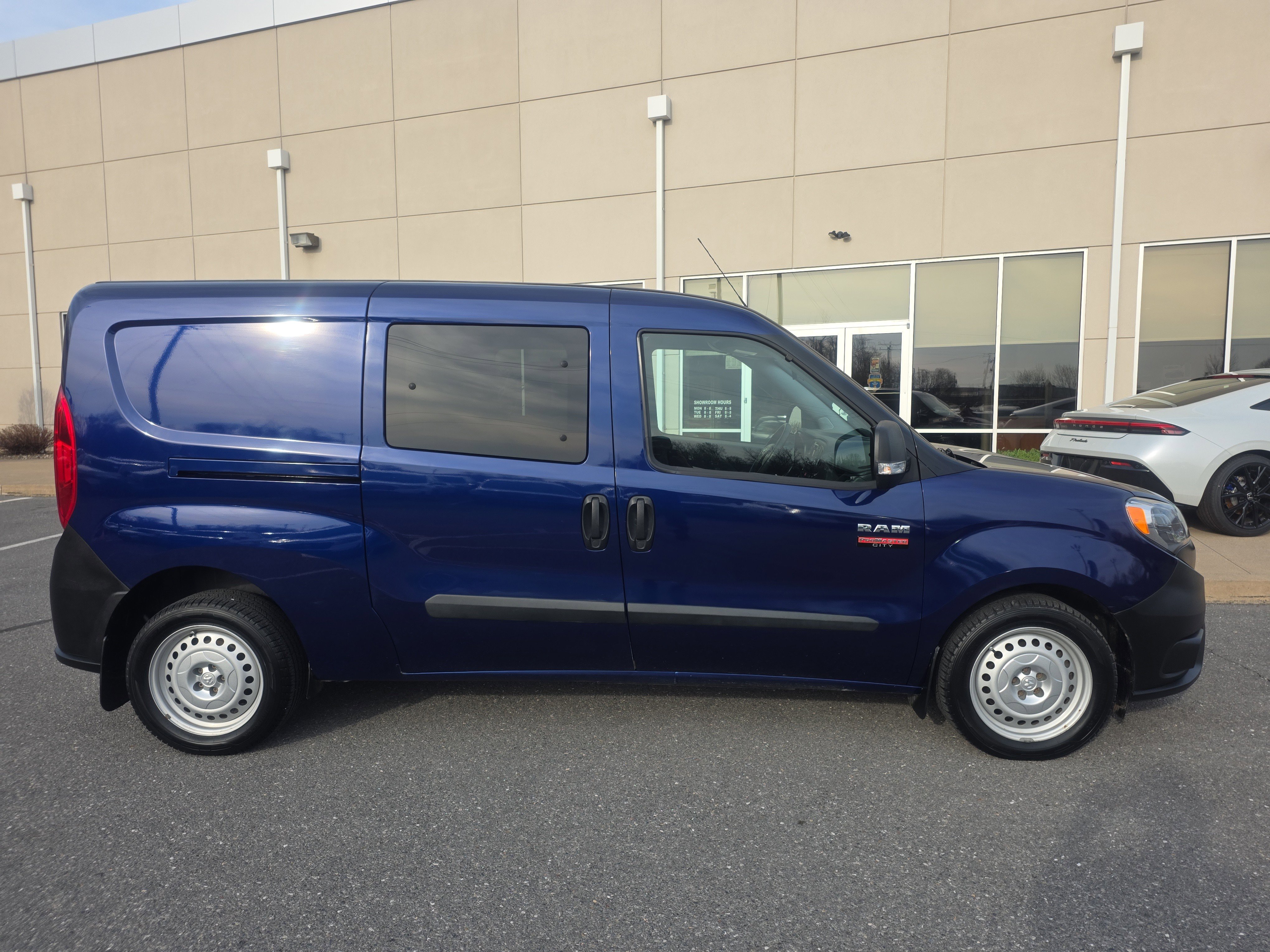 Used 2016 RAM ProMaster City Tradesman w/ Rear Back-up Camera Group FWD image 4