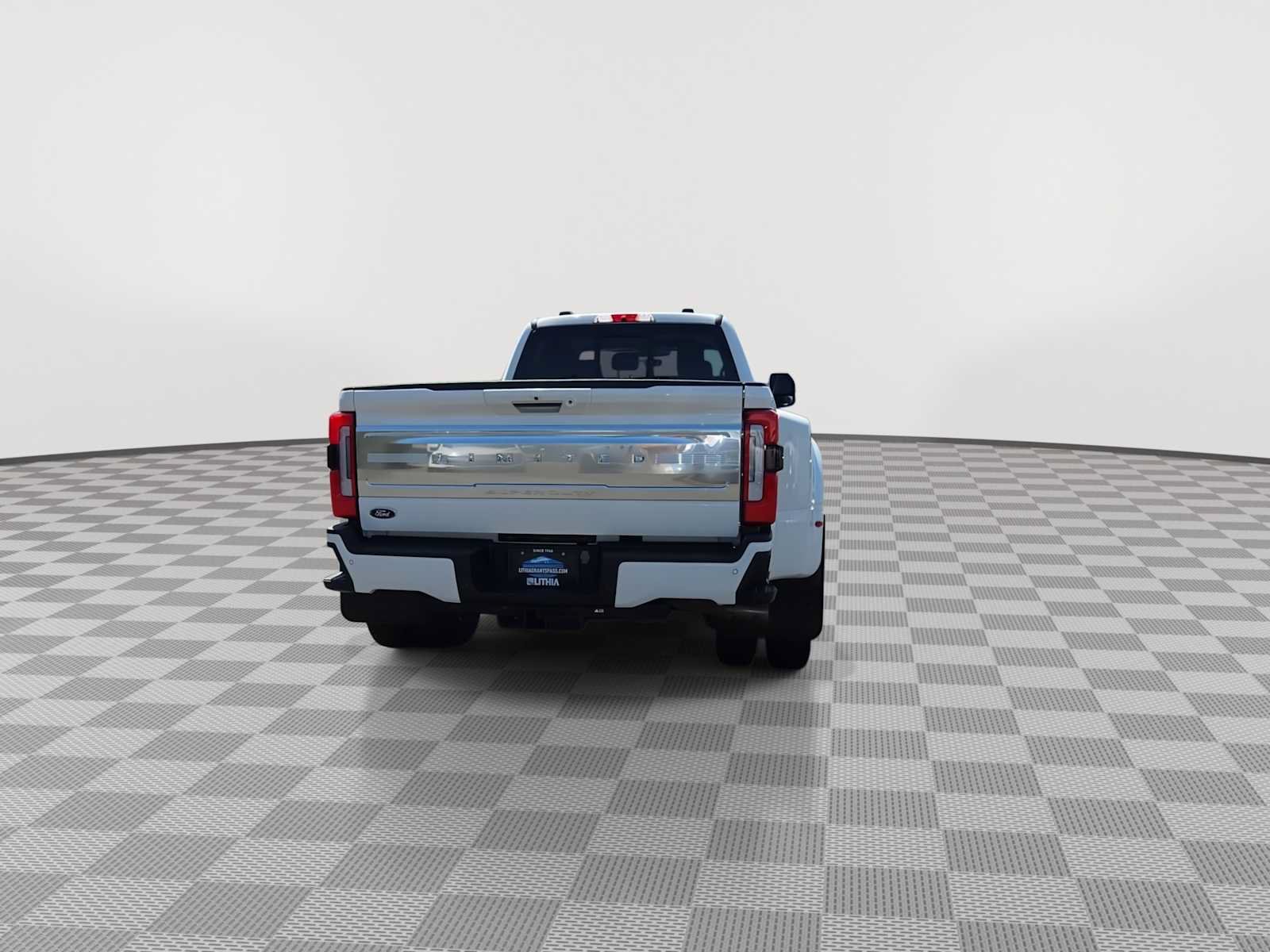 Used 2023 Ford F450 Limited w/ FX4 Off-Road Package AWD/4WD image 7