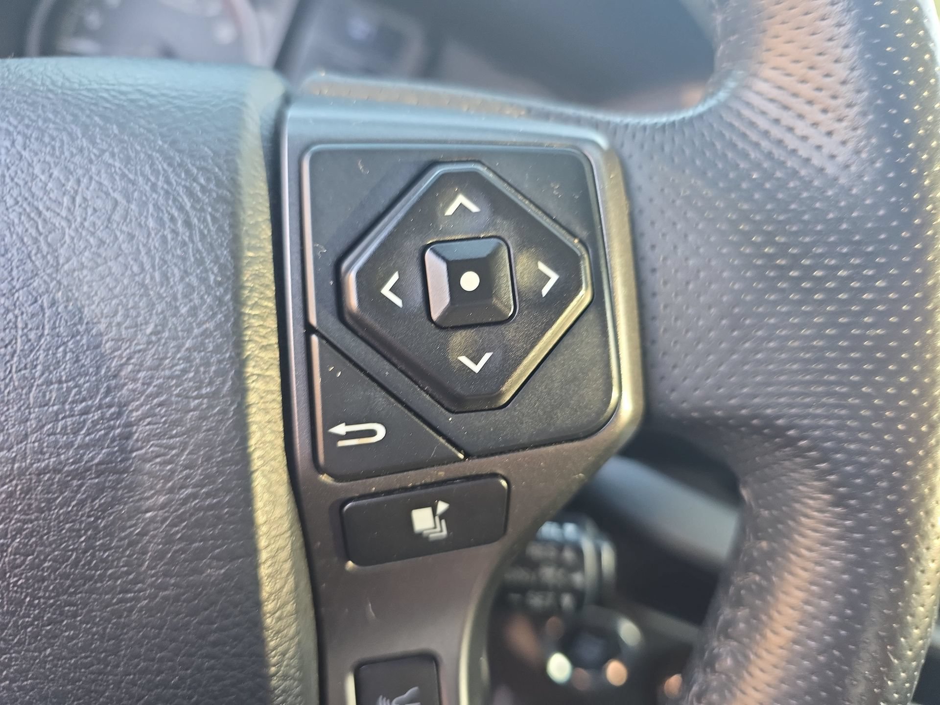 Used 2019 Toyota Tacoma TRD Off-Road w/ Technology Package AWD/4WD image 18