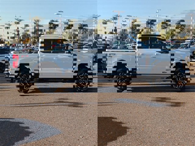 Used 2025 Ford F250 Platinum w/ FX4 Off-Road Package image 7