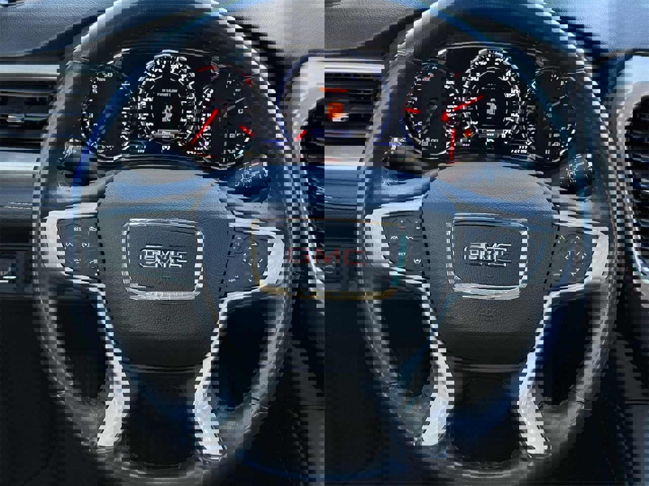 Used 2022 GMC Acadia Denali w/ Denali Technology Package image 12