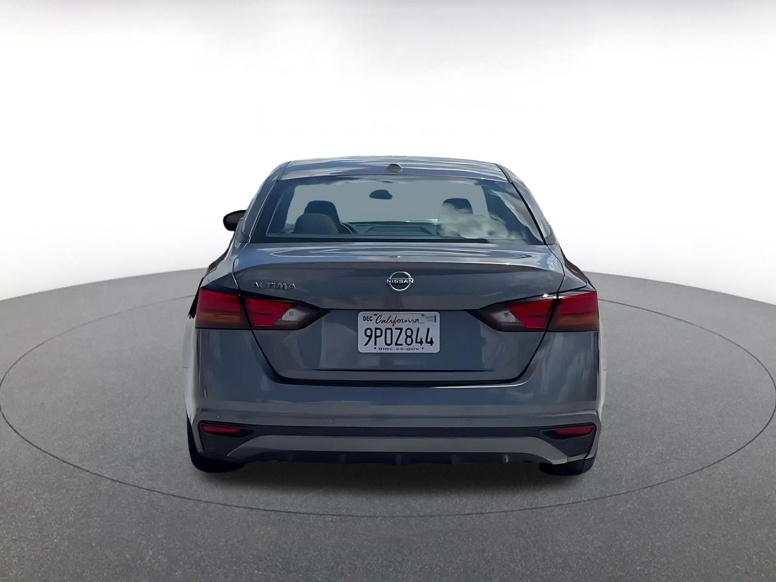 Used 2025 Nissan Altima 2.5 SV FWD image 12