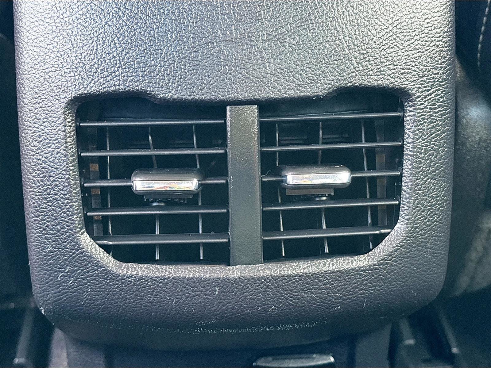 Used 2018 Ford Fusion Energi Titanium FWD image 26