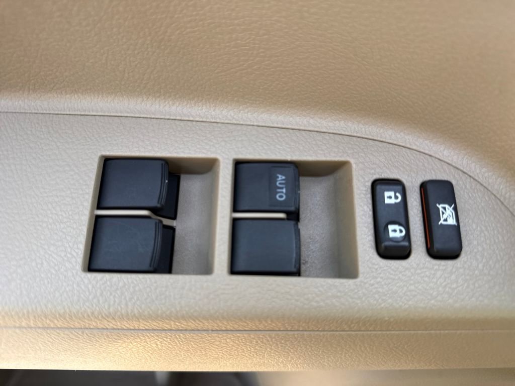 Used 2011 Toyota Highlander 2WD image 15