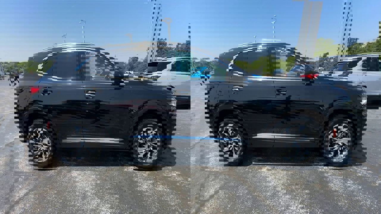 Certified 2022 Buick Envision Essence w/ Technology Package I image 9