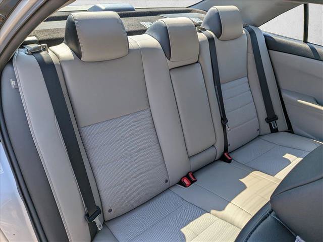 Used 2017 Toyota Camry SE FWD image 19