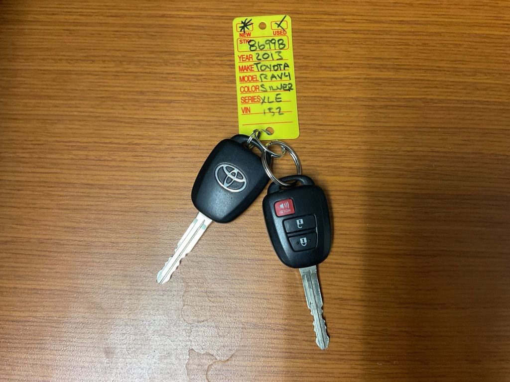 Used 2013 Toyota RAV4 XLE AWD/4WD image 23
