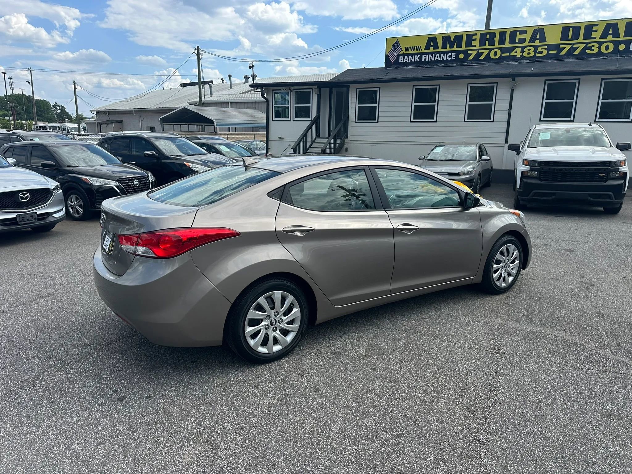 Used 2013 Hyundai Elantra GLS FWD image 10