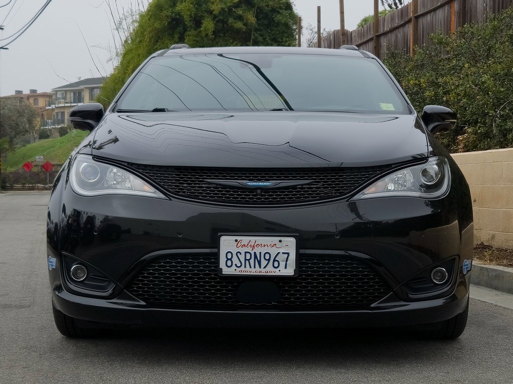 Used 2020 Chrysler Pacifica Limited w/ Advanced Safetytec Group image 3