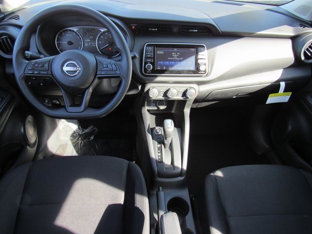 New 2025 Nissan Kicks Play S image 9