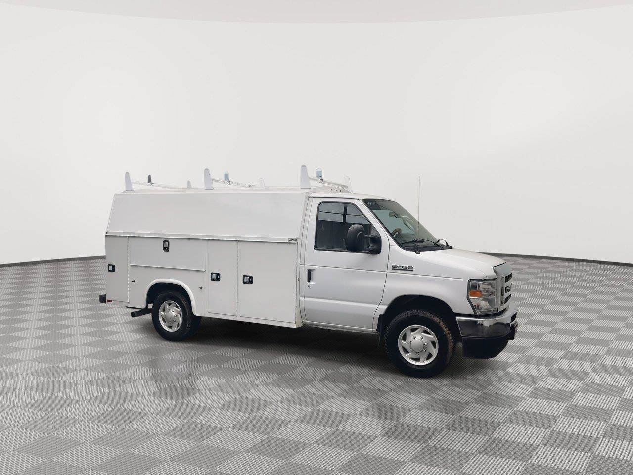 Used 2022 Ford E-350 and Econoline 350 Super Duty w/ Power Windows & Locks Group RWD image 33