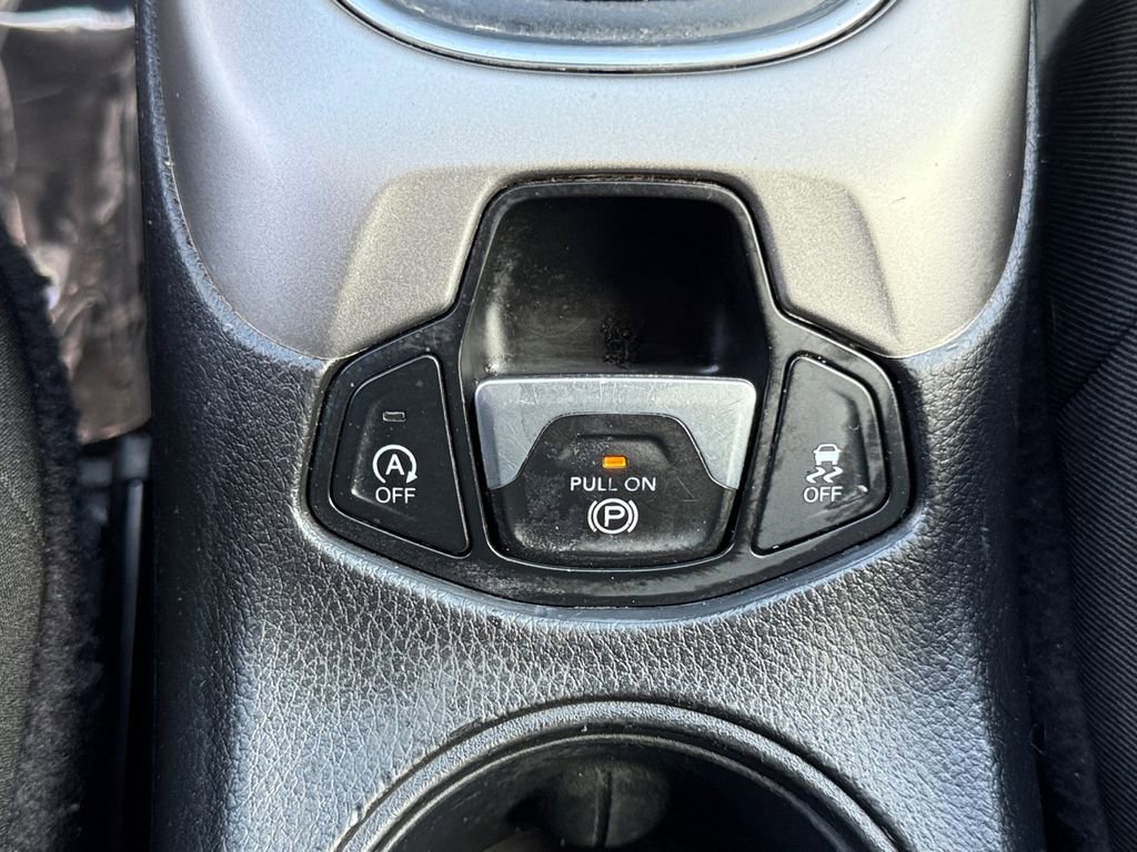 Used 2018 Jeep Compass Latitude w/ Popular Equipment Group FWD image 20