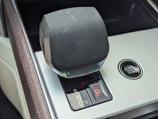 Used 2025 Land Rover Range Rover SE AWD/4WD image 13