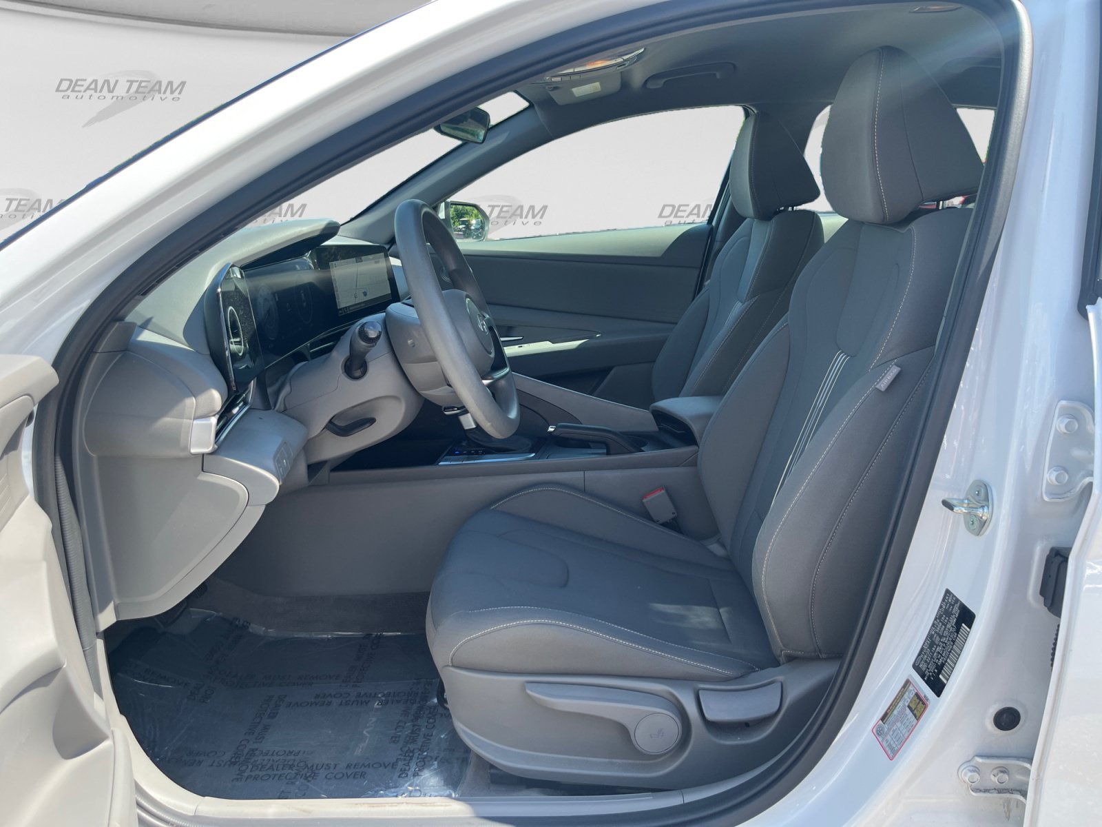 Used 2024 Hyundai Elantra SEL FWD image 11