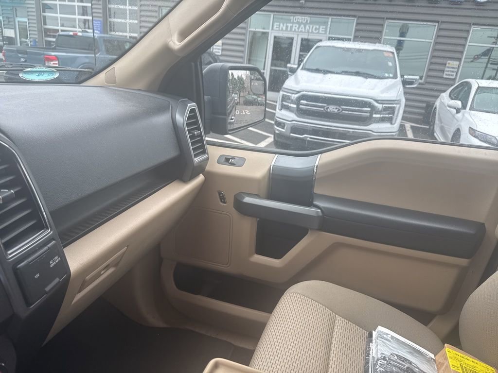 Used 2018 Ford F150 XLT w/ Equipment Group 302A Luxury AWD/4WD image 17