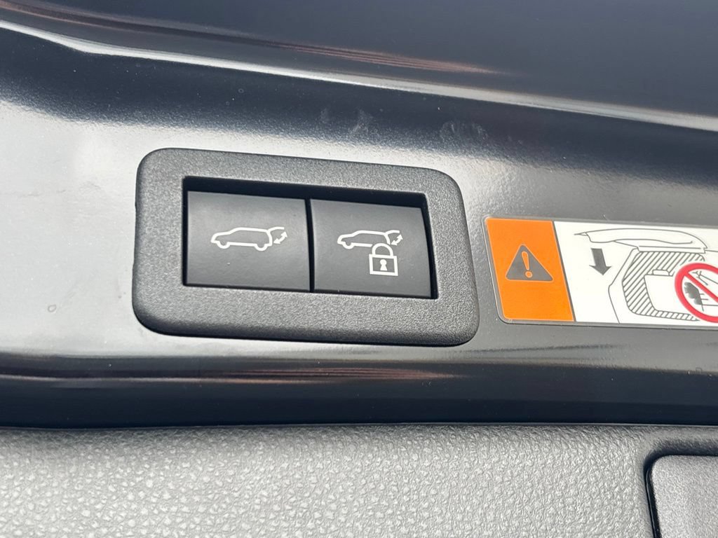 Used 2026 Toyota RAV4 XLE Premium AWD/4WD image 32