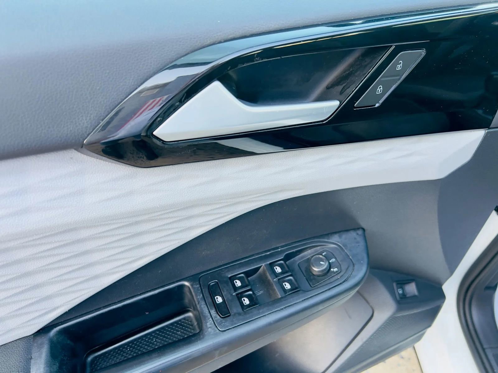 Used 2022 Volkswagen Taos S image 21