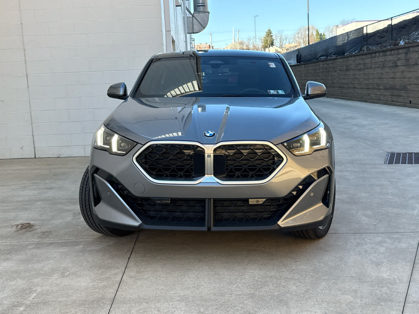 Used 2026 BMW X2 xDrive28i w/ Convenience Package AWD/4WD image 2
