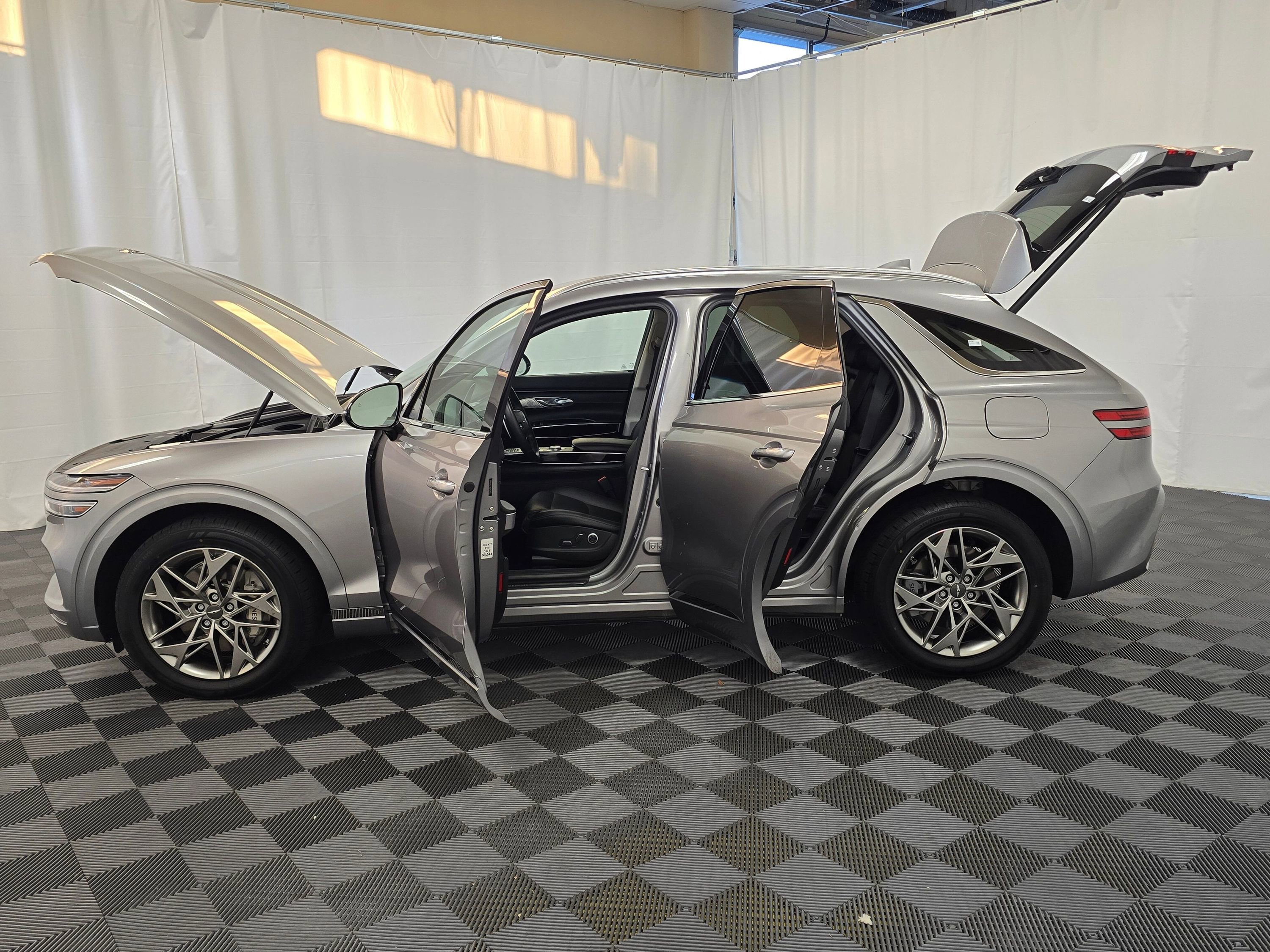 Used 2025 Genesis GV70 2.5T image 12