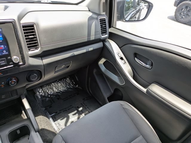 Used 2022 Nissan Frontier SV w/ Technology Package AWD/4WD image 17