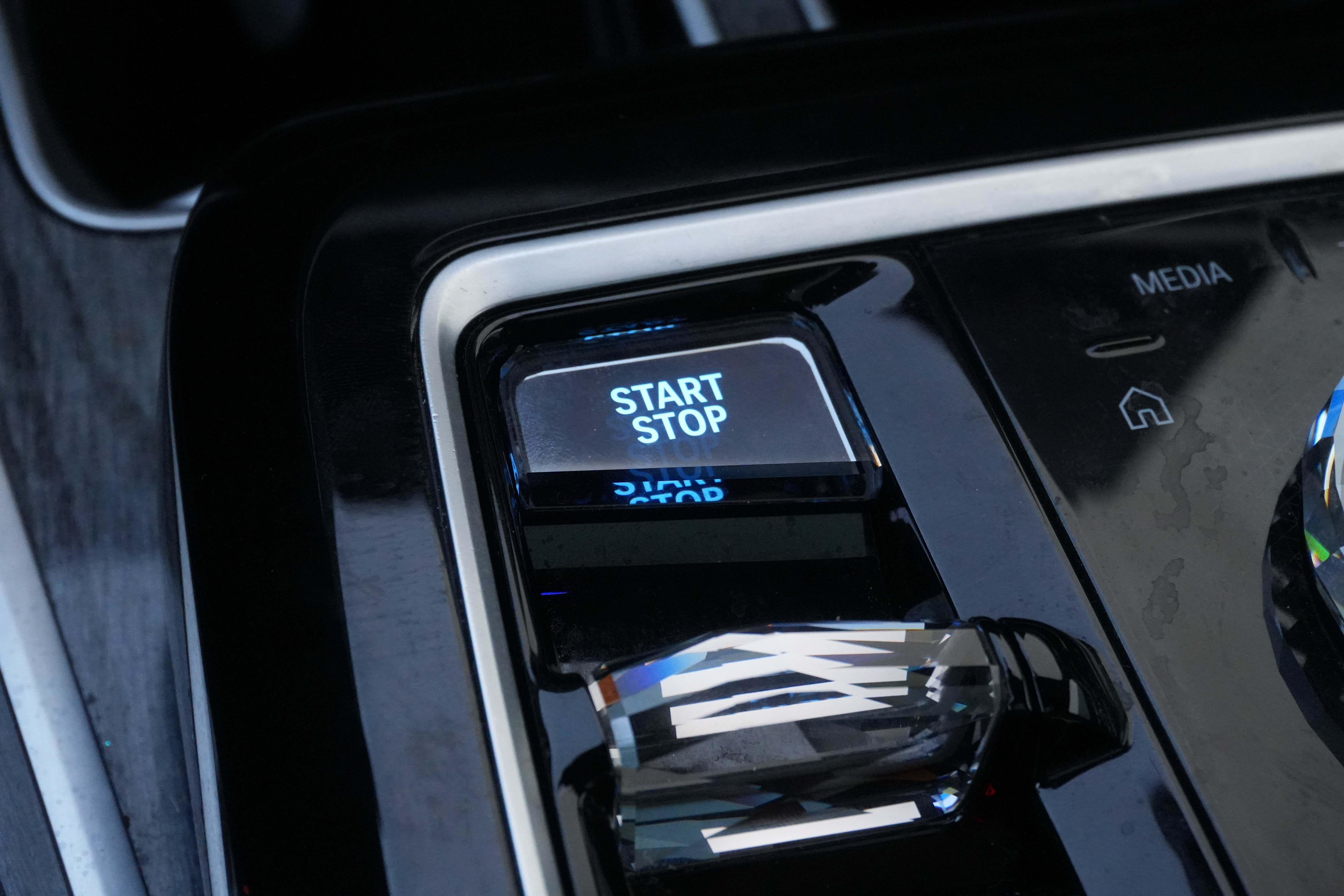 Certified 2023 BMW i7 xDrive60 AWD/4WD image 30